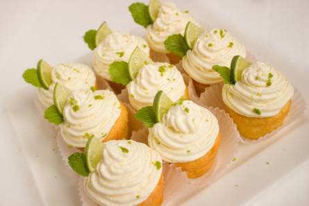 Muffins with mint