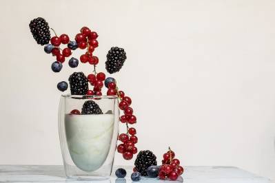 Delicious yogurt with berries