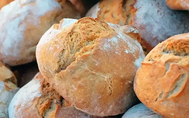 Benefits and side effects of eating a lot of bread